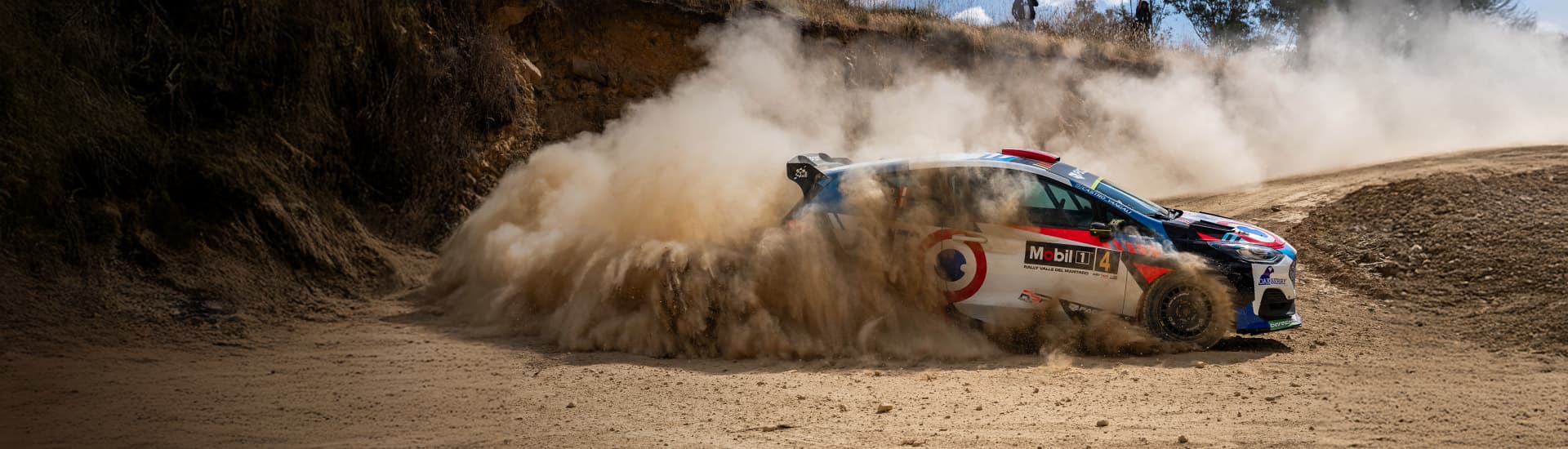 banner Mobil™ presente en las rutas más exigentes