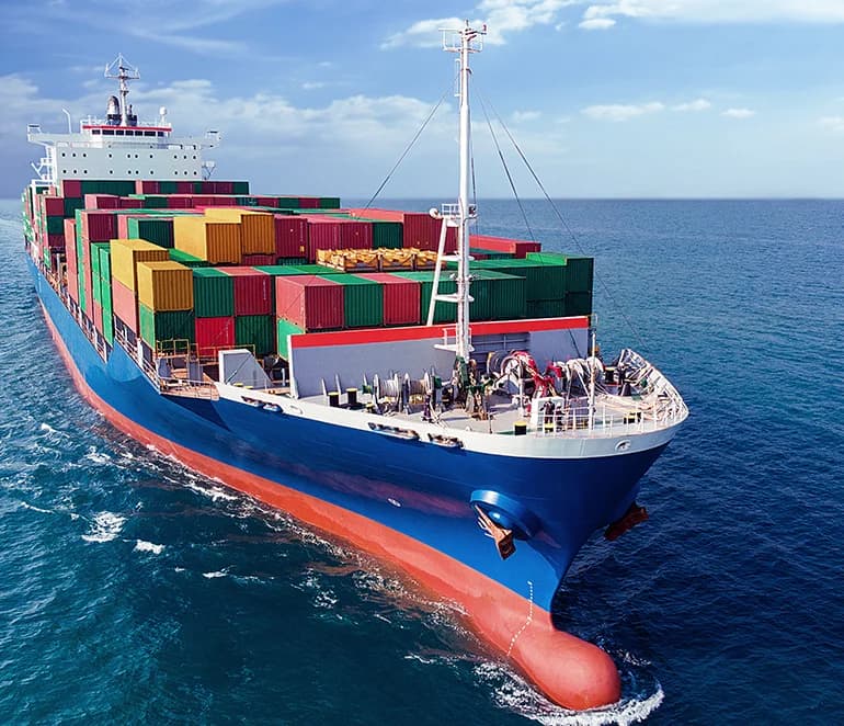 Lubricantes para un máximo desempeño en la industria marina.webp